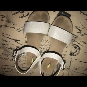 Metallic silver/white big girl wedge sandal
